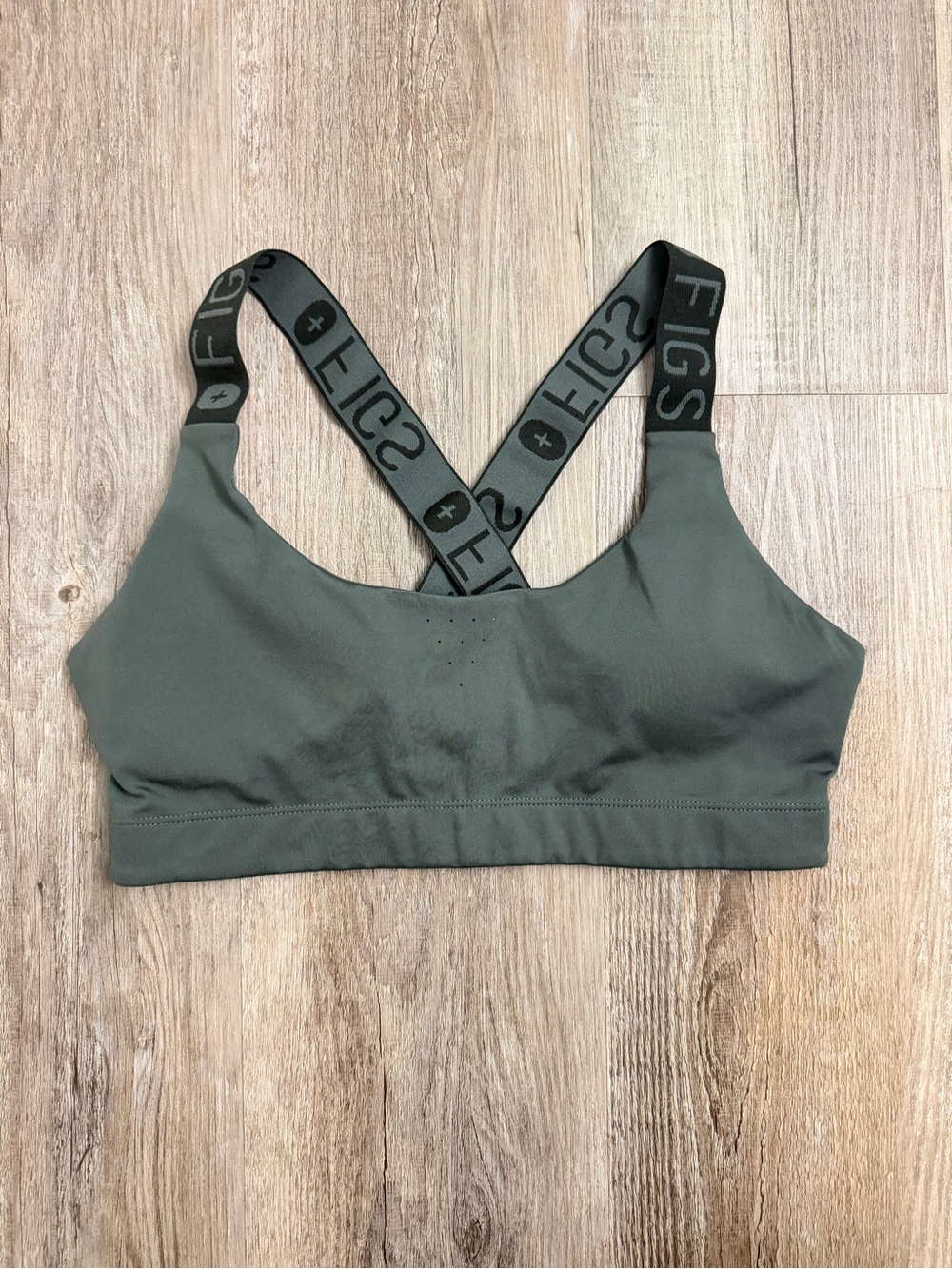 FIGS Performance Underscrub Crossback Sports Bra, size Medium like NEW🔥